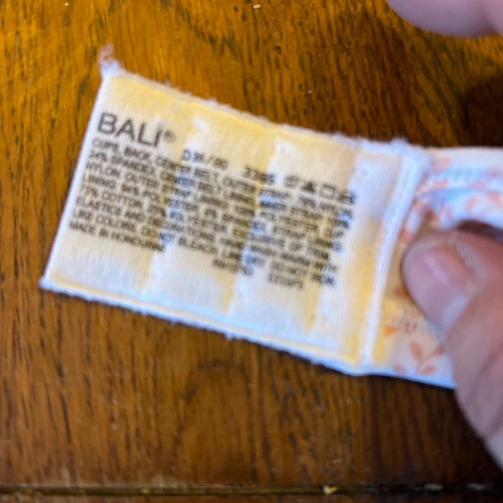 Bali bra Sz. 36D underwire! New without tags! - Picture 2 of 4